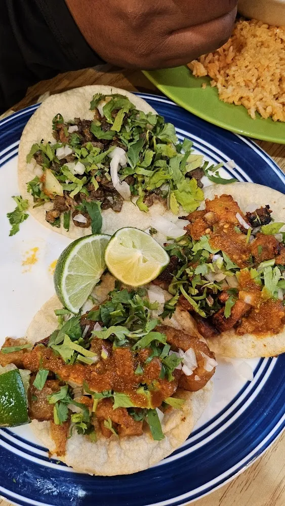 Tacos de Asada Chicharrón Y Al Pastor